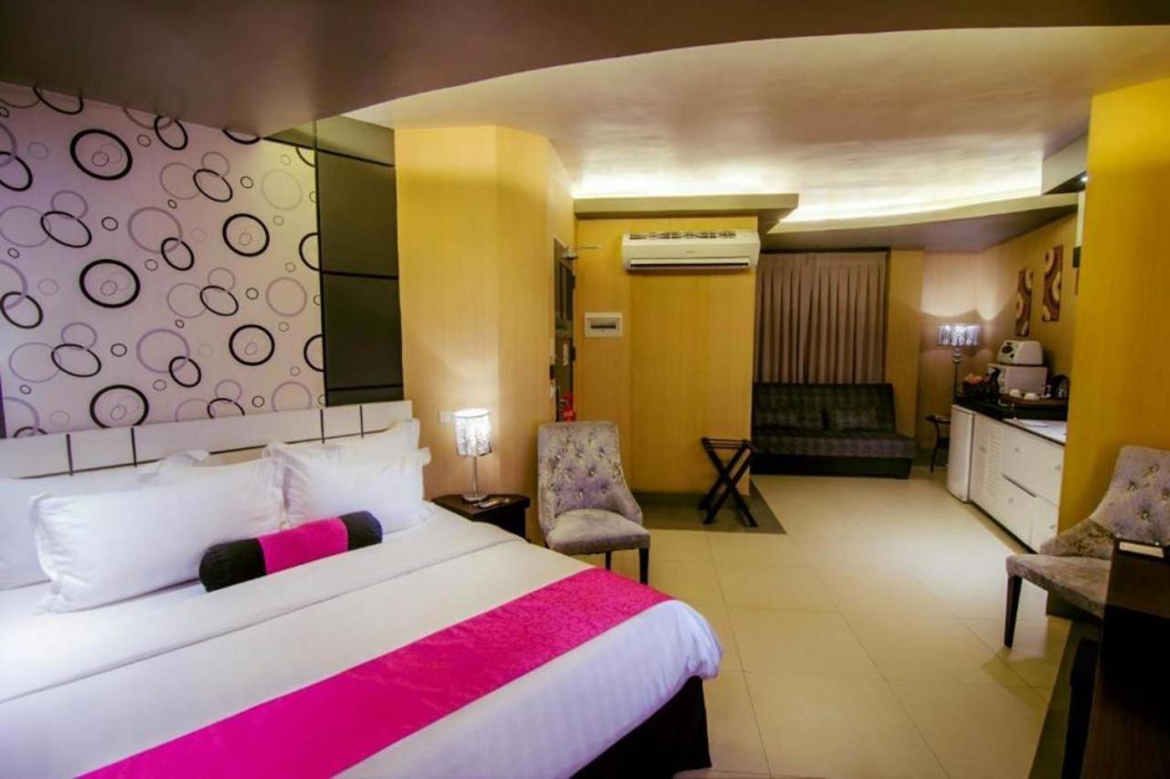 Eloisa Royal Suites Lapu-Lapu City Eksteriør bilde