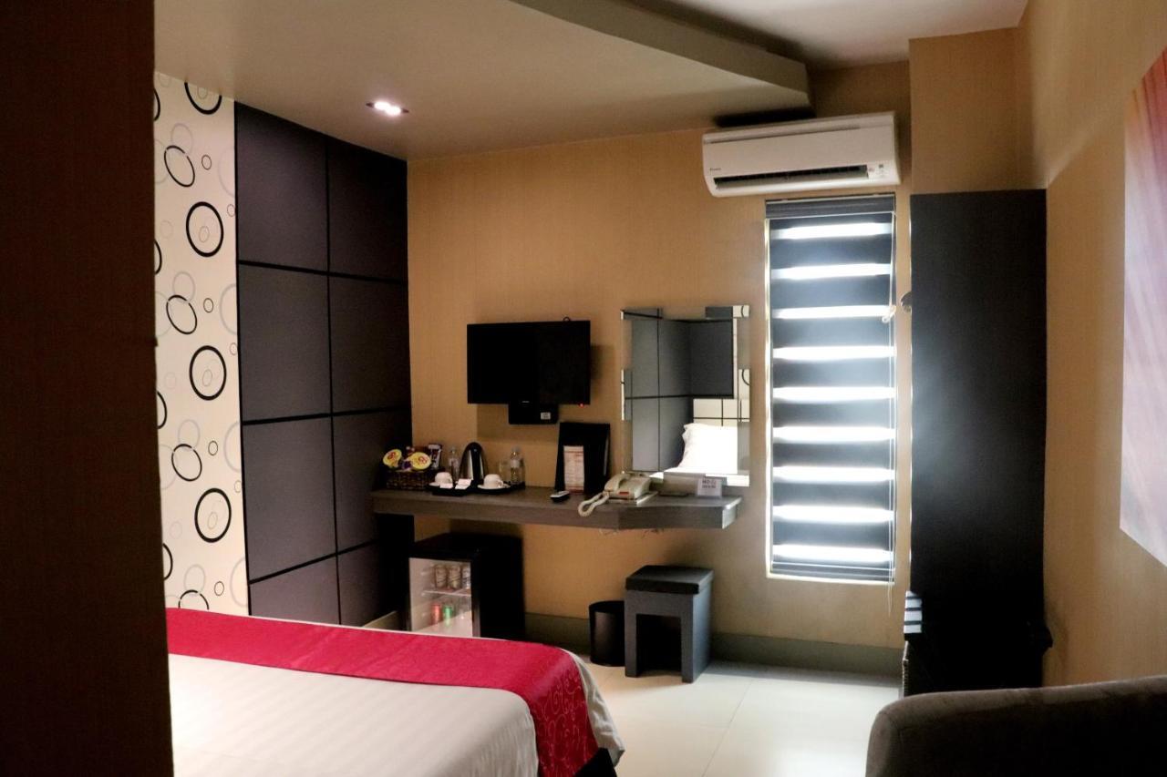 Eloisa Royal Suites Lapu-Lapu City Eksteriør bilde